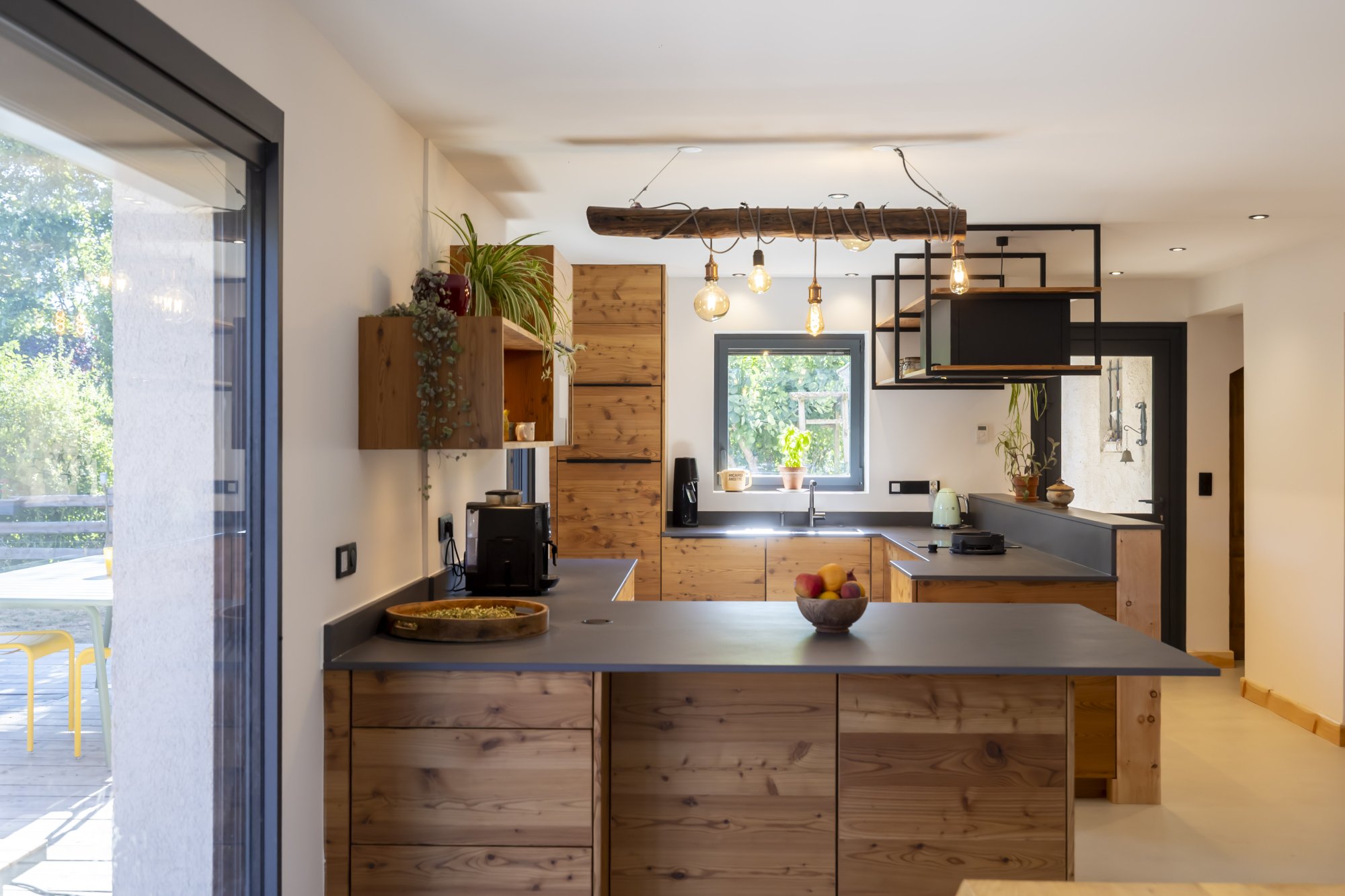 Agencement cuisine bois massif - Meubles Marrou