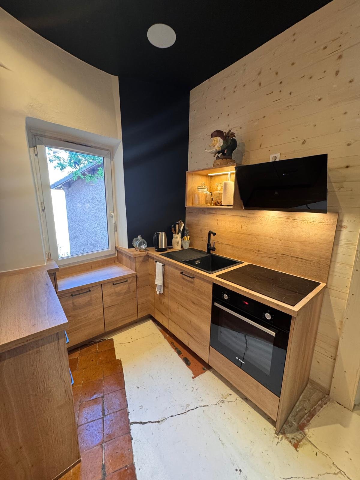 Agencement cuisine bois massif - Meubles Marrou